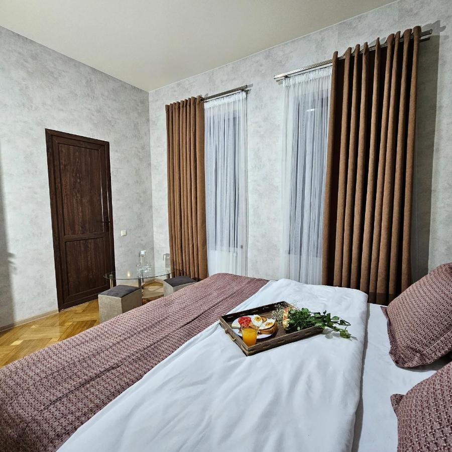 Memory Basket Hotel Kutaisi Exterior photo